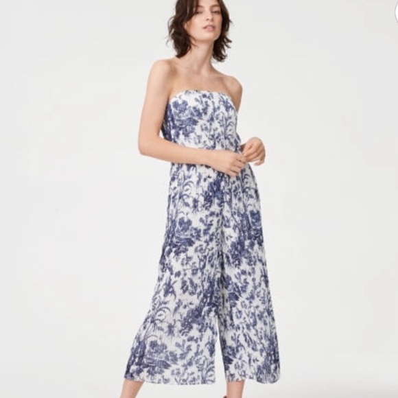 Club Monaco Dresses & Skirts - Club Monaco Jessany Pant suit Brand New